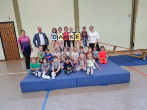 Freude über neuen Sprungkasten