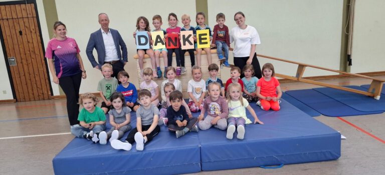 Freude über neuen Sprungkasten